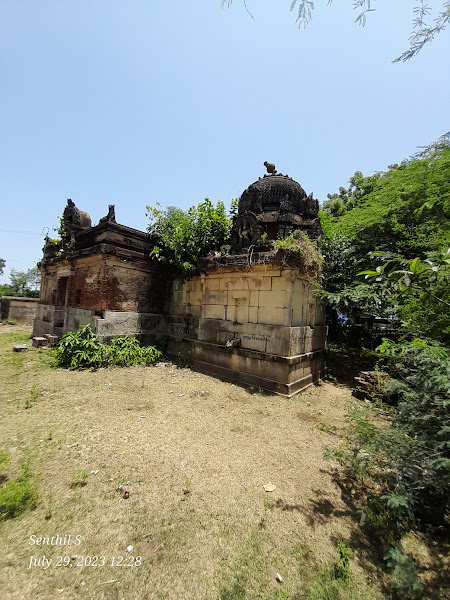 Large cooking vessel used for temple prasadam