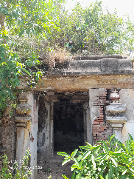 Devotional music arrangement at temple